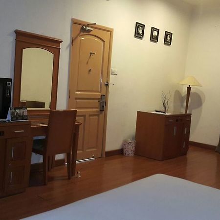 Hotel Harapan Makassar Kültér fotó